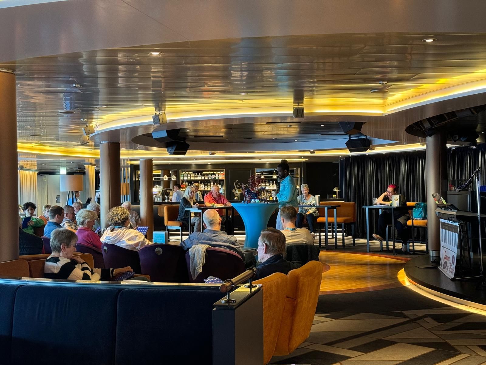 Lounge an Bord der MS Amera